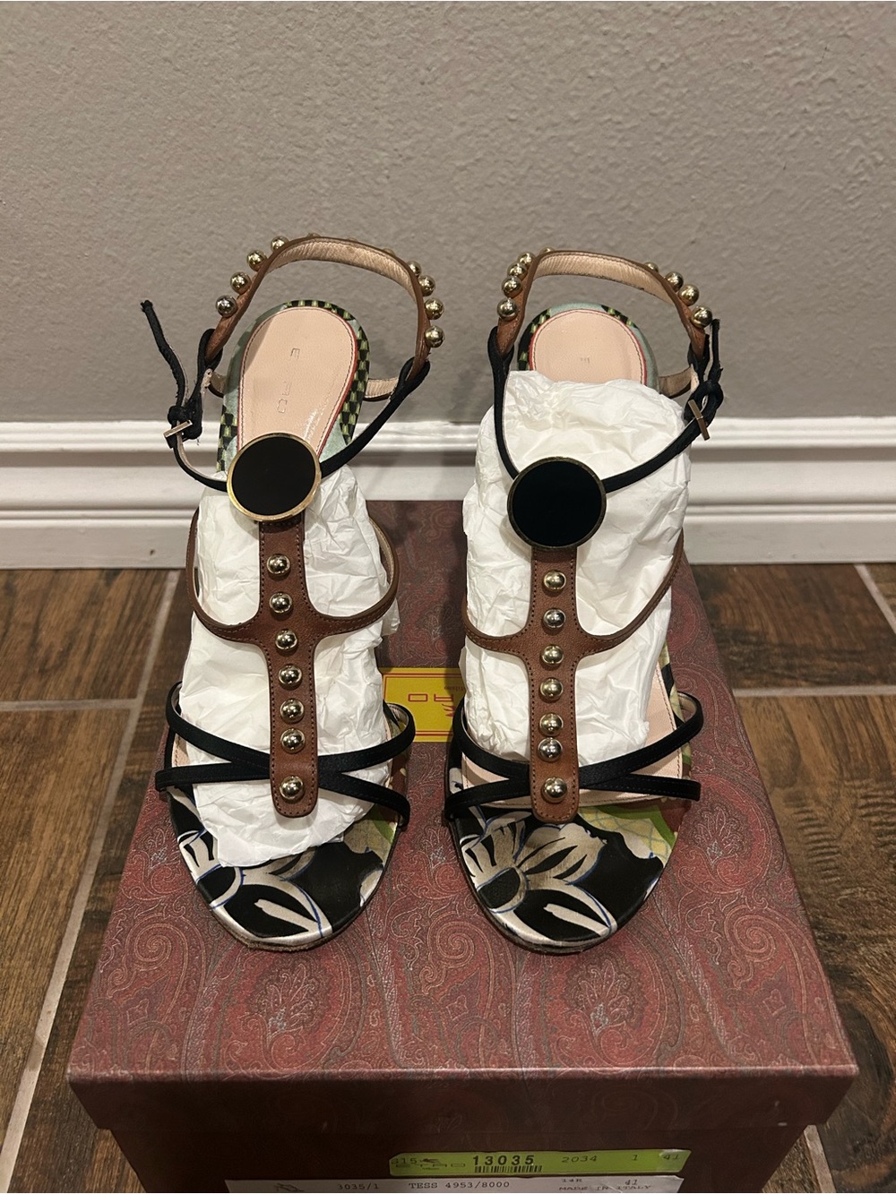 Beautiful ETRO Stud Black & Black T-Strap Women's Sandals heels 41 / 11
